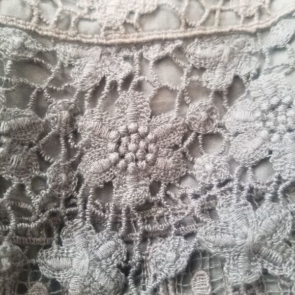 American Eagle Outfitter crochet lace skirt. Sz 8 - Picture 3 of 7